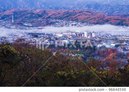 Chichibuunkai在秋天 96648598