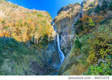 Shomyo Falls in Autumn Tateyama Town, Toyama Prefecture Shomyo Falls in Autumn Tateyama Town, Toyama Prefecture 96651079