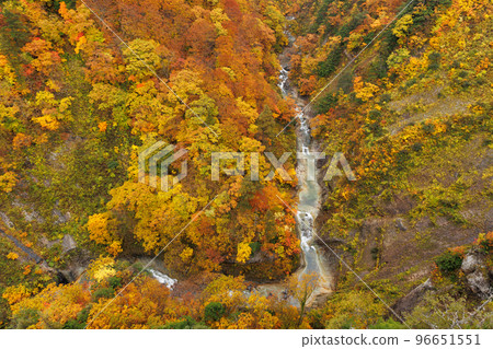 Jogakura Valley（青森縣青森市）在看秋葉的最佳時間的水平構圖 96651551