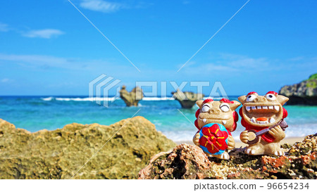 Shisa and the Sea Kouri Island Heart Rock 96654234