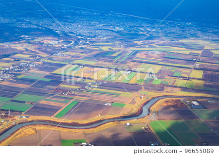 Autumn farmland in Hokkaido seen from above 96655089