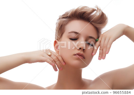 Beautiful girl with jewelry . A set of jewelry for 96655884