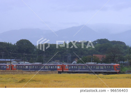 Shinano Railway Series 115 train running through the bountiful Karuizawa_2022/10/9 taken 96656403