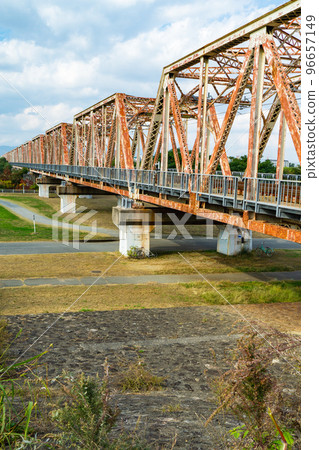 Yodogawa Bridge on the Osaka Higashi Line over the Yodo River in Asahi Ward, Osaka City 96657149