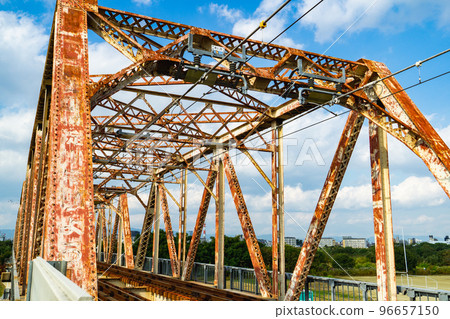Yodogawa Bridge on the Osaka Higashi Line over the Yodo River in Asahi Ward, Osaka City 96657150