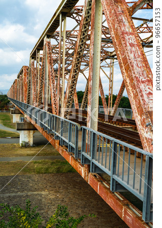 Yodogawa Bridge on the Osaka Higashi Line over the Yodo River in Asahi Ward, Osaka City 96657153