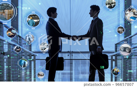 握手的兩個商人 96657807