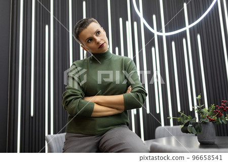 Stylish and ambitious Caucasian businesswoman starts a startup 96658541