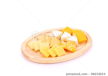 什錦奶酪高達紅切達卡門培爾奶酪在明亮的背景下 什錦奶酪高達紅切達卡門培爾奶酪在明亮的背景下 96658654