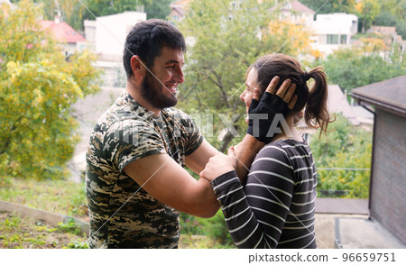 Meeting with a returned soldier 96659751