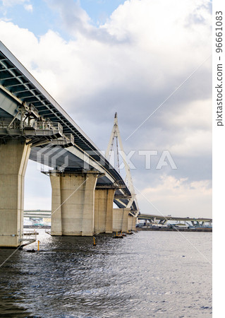 Konohana Bridge over Maishima in Konohana Ward, Osaka City 96661083