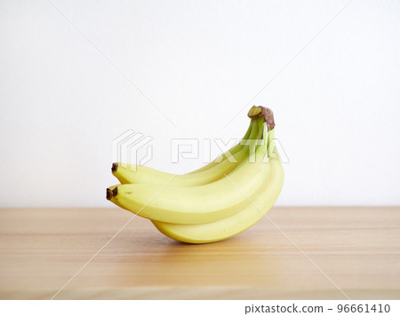 成熟的黃色香蕉 96661410