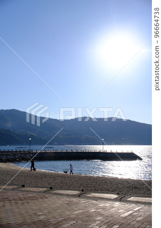 Serene Hakata beach sunset 96664738