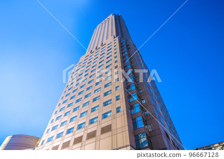日本東京市景，遠眺澀谷的藍塔東急酒店等。 96667128