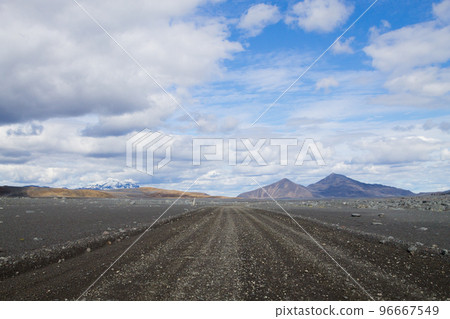Dirt road along central highlands of Iceland. 96667549