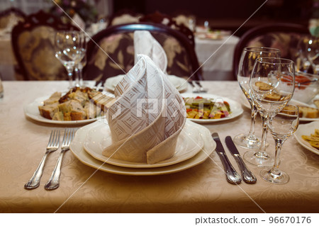 good served table in a restaurant 96670176