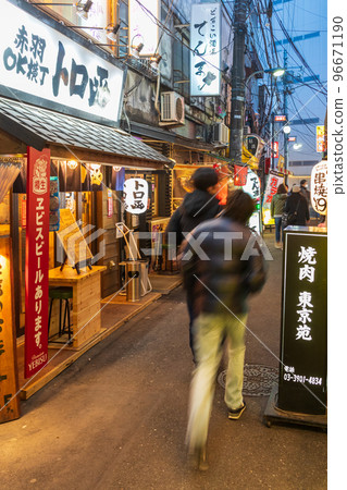 “東京”老式的飲酒區,赤羽 “東京”老式的飲酒區,赤羽 96671190