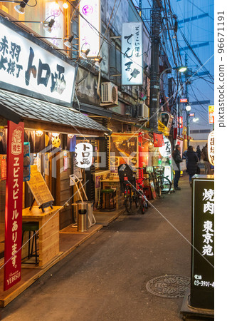 "Tokyo" Old-fashioned drinking district, Akabane 96671191
