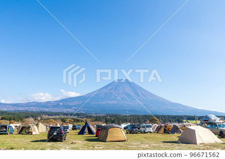 “靜岡縣”富士山和汽車露營地 96671562