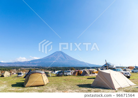 “靜岡縣”富士山和汽車露營地 96671564