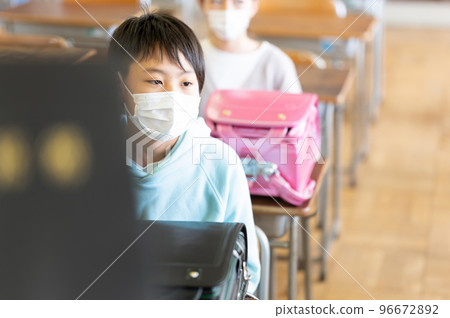 早上和晚上的班主任圖像 早上和晚上的班主任圖像 96672892