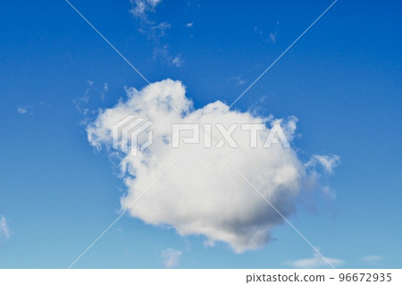  藍天和雲彩 96672935