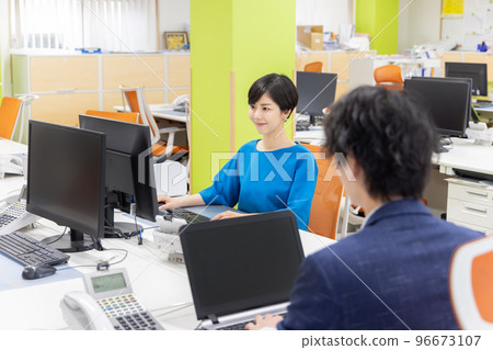 People working in the office 96673107