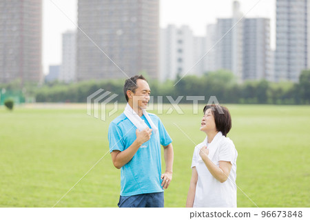 Senior couple Senior couple 96673848
