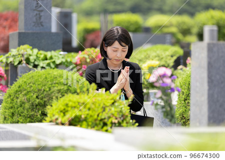 a visit to a grave a visit to a grave 96674300