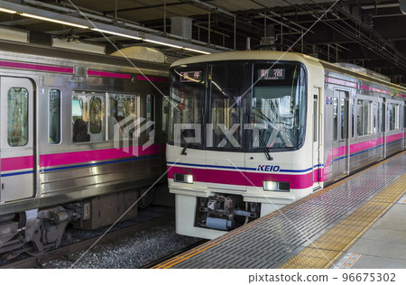 京王線新宿方向通勤車車身高幡不動站上客點高幡不動檢查所高幡不動各站下車 96675302