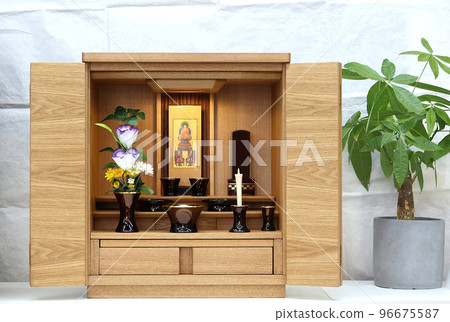 A furniture-style Buddhist altar decorated with modern Buddhist implements Zen Buddhist specifications 2 Image of funeral preparations 96675587