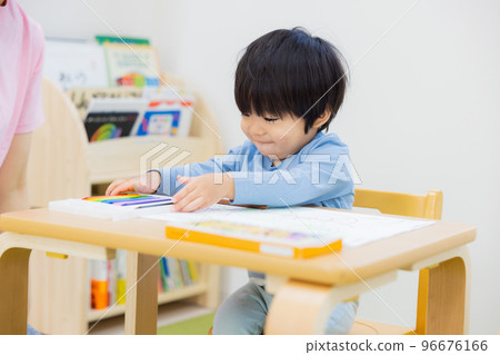 畫孩子 96676166