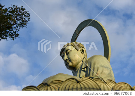 Japan's three big Buddhas under the blue sky Takaoka Daibutsu Japan's three big Buddhas under the blue sky Takaoka Daibutsu 96677068