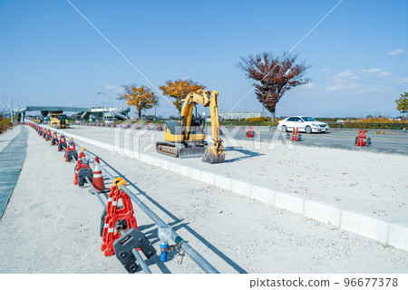 增加主幹道 17 號國道上武道下行車道數量的工作 2022.11 a-4 冷色 96677378