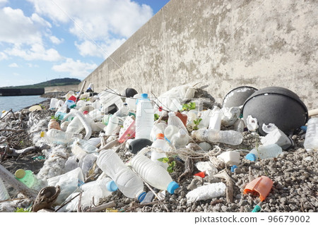 Environmental pollution, gathering at the port 96679002