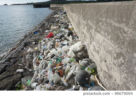Natural environment, gathering at the port 96679004