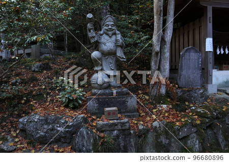Ebisu in the precincts of Hodosan Shrine Ebisu in the precincts of Hodosan Shrine 96680896