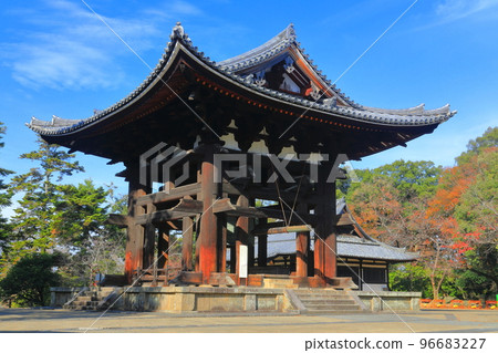 [奈良縣]晴天的東大寺鐘樓 96683227