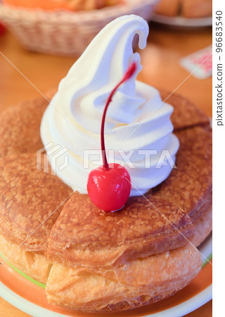 Komeda Coffee的Shiro Noir Komeda Coffee的Shiro Noir 96683540