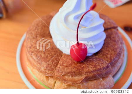Komeda Coffee的Shiro Noir Komeda Coffee的Shiro Noir 96683542