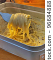 Easy and delicious black pepper carbonara to eat at camp 96684888