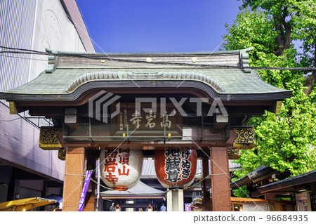 Toshima Ward, Tokyo, Sugamo Jizo Street shopping street along the old Nakasendo Road, Togenuki Jizo Koganji Temple Toshima Ward, Tokyo, Sugamo Jizo Street shopping street along the old Nakasendo Road, Togenuki Jizo Koganji Temple 96684935