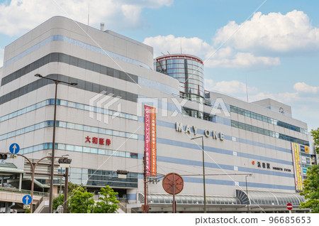靜岡縣濱松市晴天時停靠東海道新幹線JR濱松站（北口） 96685653
