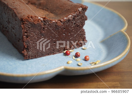 chocolate terrine and spices 96685907