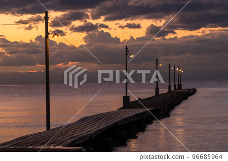 << Chiba Prefecture >> Haraoka Pier at dusk << Chiba Prefecture >> Haraoka Pier at dusk 96685964
