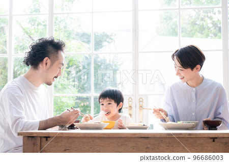 有趣的家庭餐桌 Itadakimasu 96686003