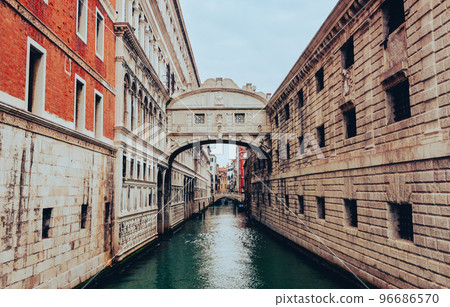 Venetia Sigh Bridge Venetia Sigh Bridge 96686570