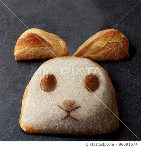 新鮮出爐的兔麵包實物圖 新鮮出爐的兔麵包實物圖 96691674