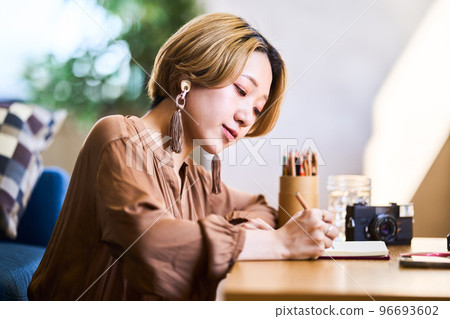 Young lifestyle 96693602