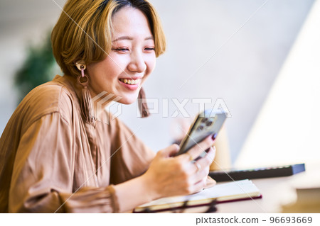 Young lifestyle 96693669